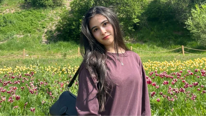 Sadanova Amina, преподаватель английского языка JUST SPEAK IT