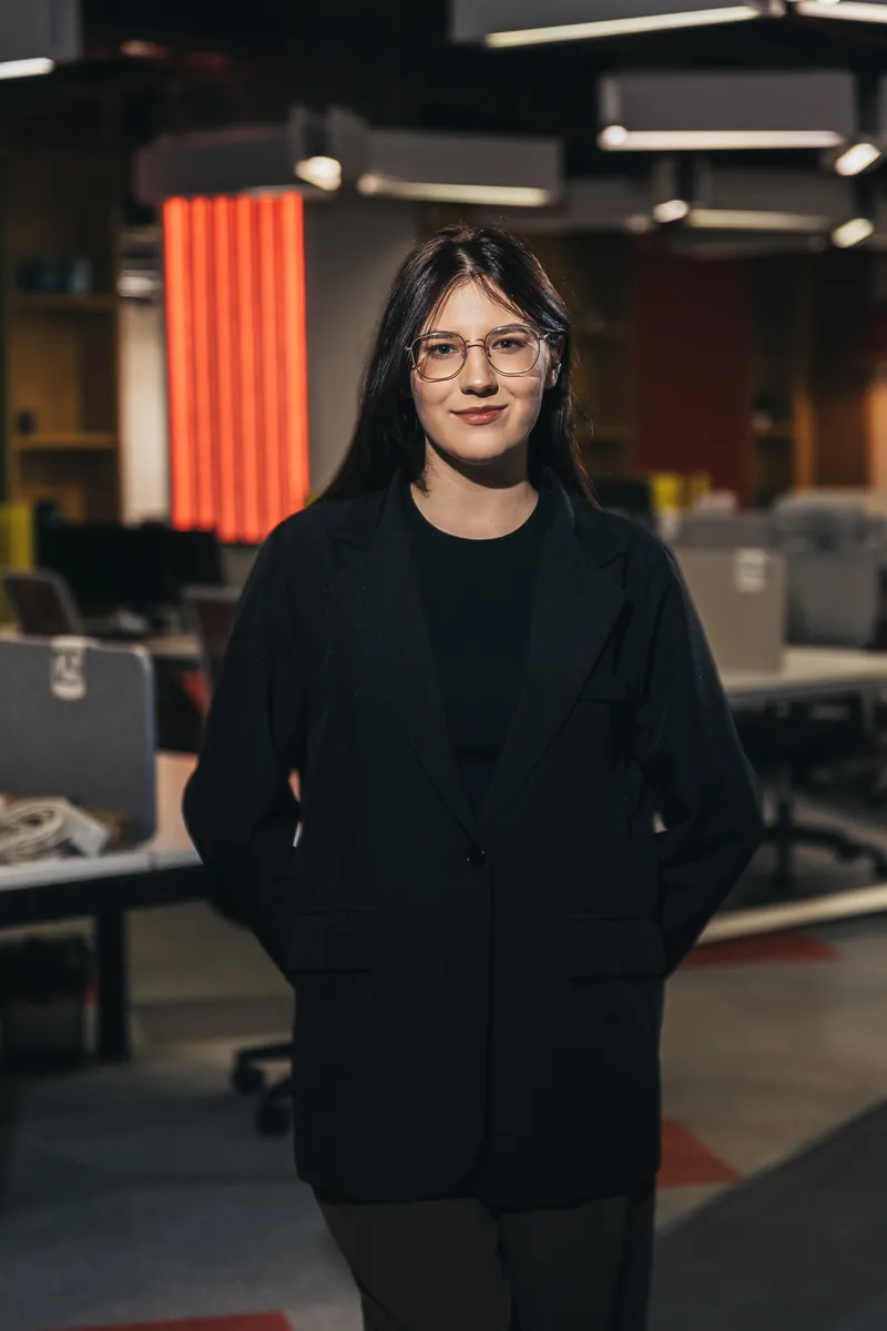 Милана Овешкова, Администратор